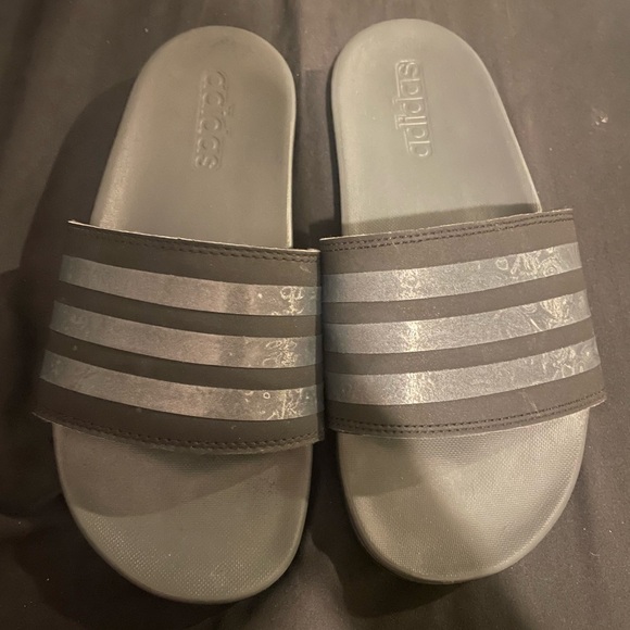 Adidas Adilette Comfort Slides - Picture 2 of 7